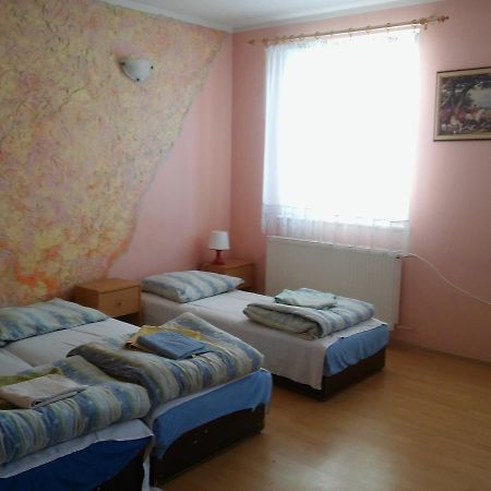 קולובז'ג Motel Ararat מראה חיצוני תמונה