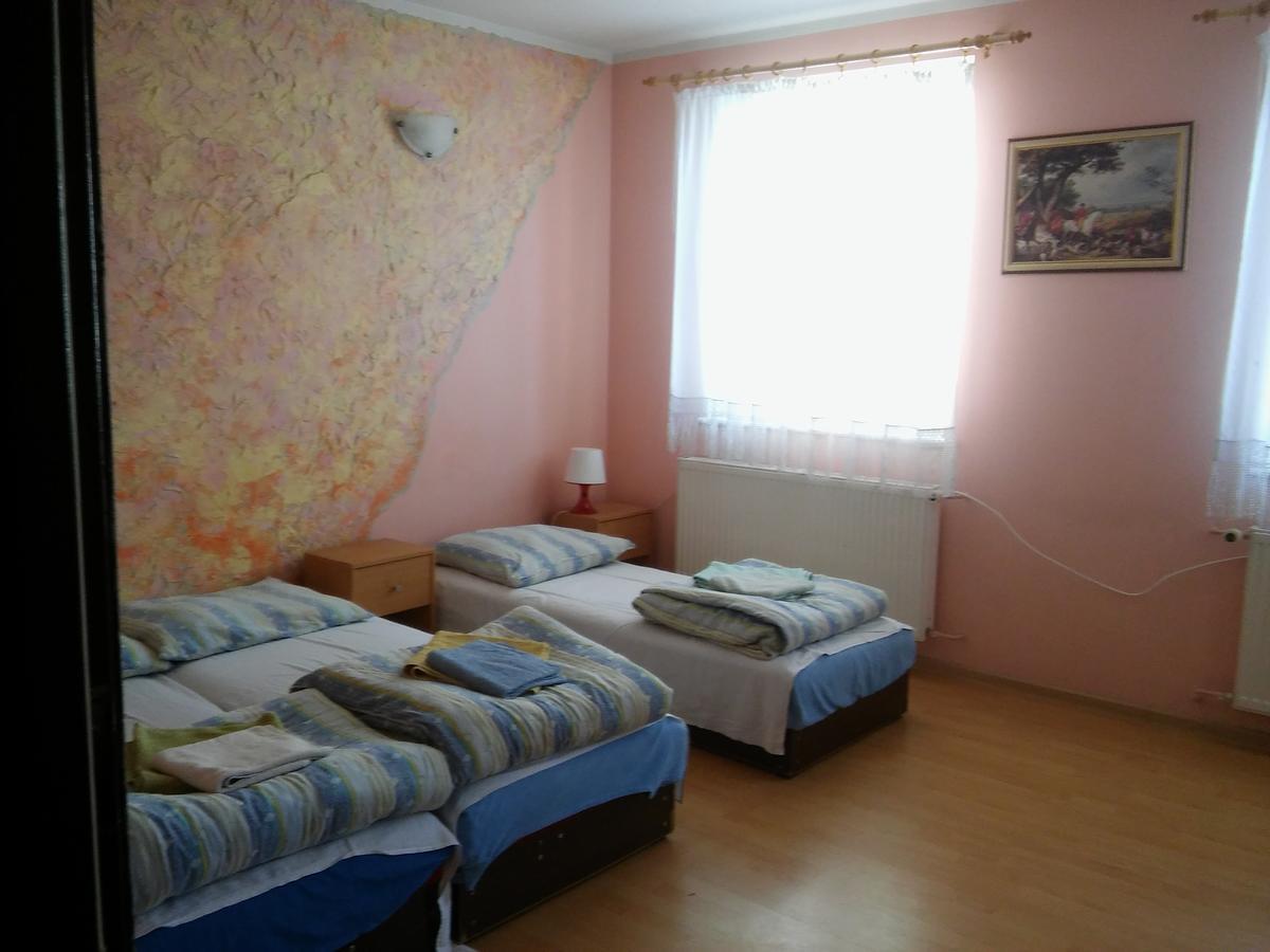 קולובז'ג Motel Ararat מראה חיצוני תמונה