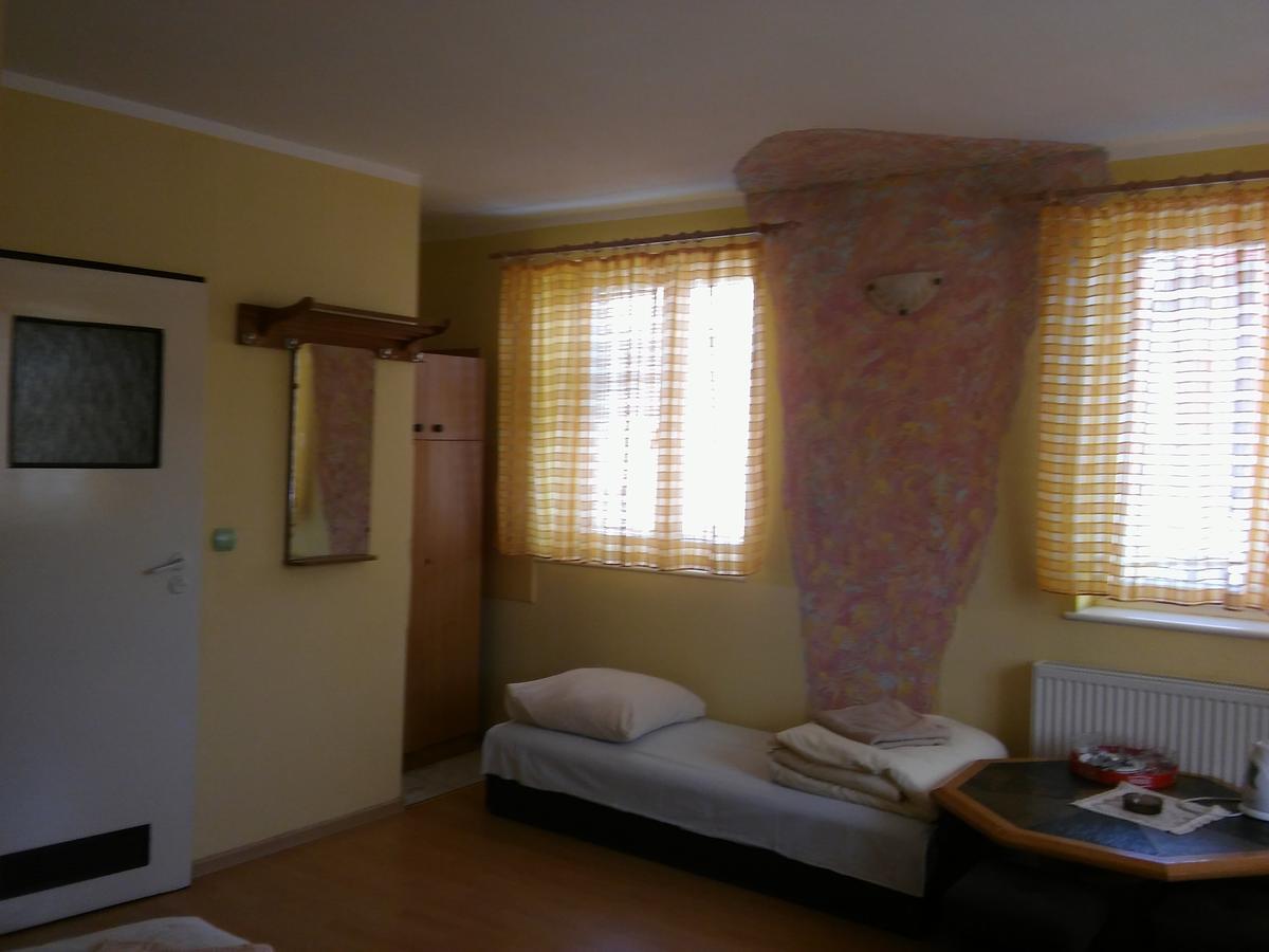 קולובז'ג Motel Ararat מראה חיצוני תמונה