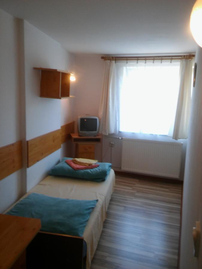קולובז'ג Motel Ararat מראה חיצוני תמונה